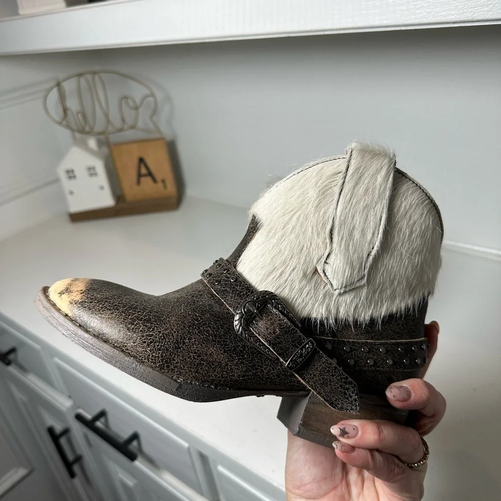 Sterling River Cowhide Harness Women’s 7.5 Western Ankle Boots Hair On Hide - Picture 8 of 10